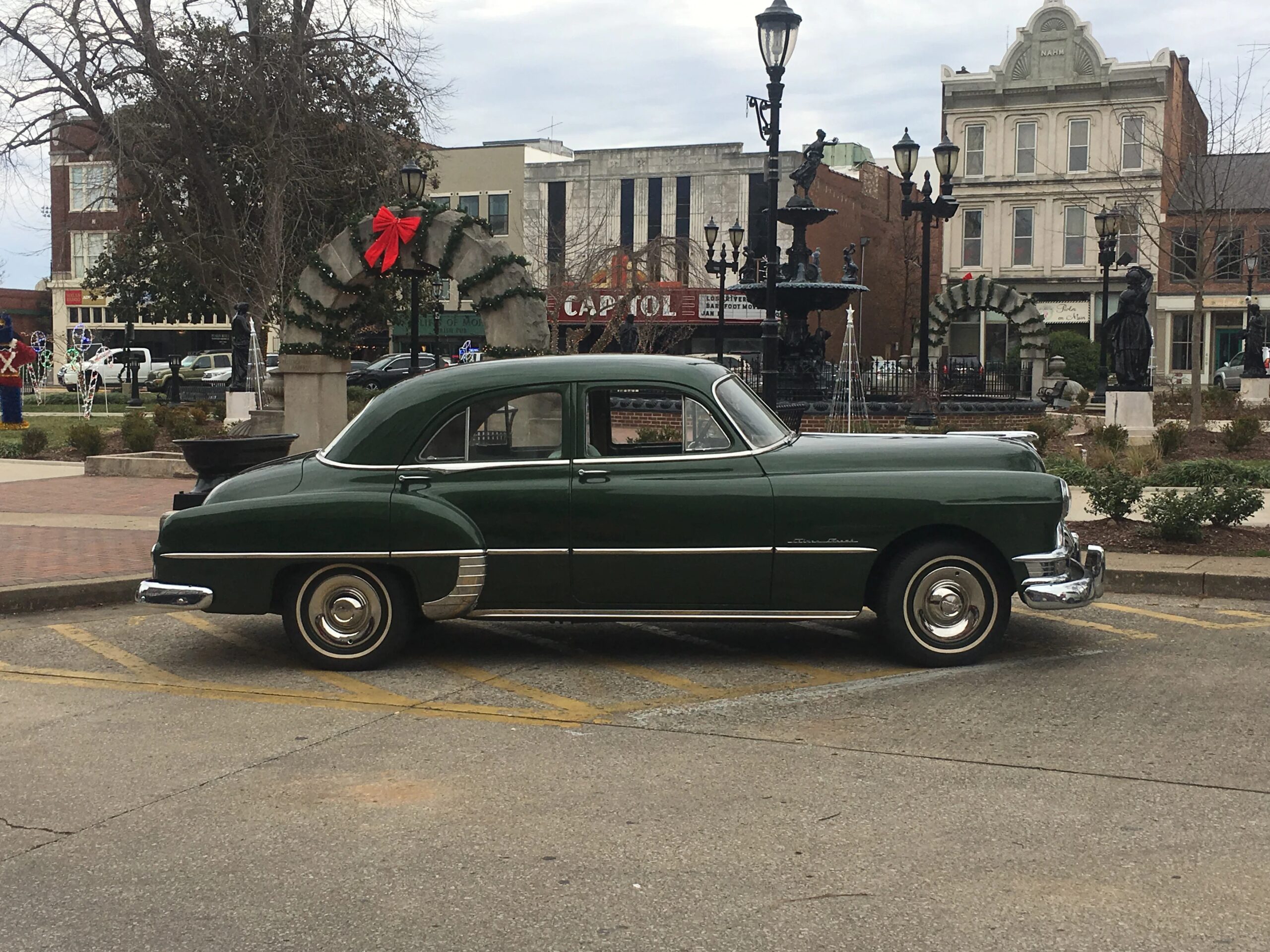 Pontiac-Chieftain-1950-Green-Tan-11