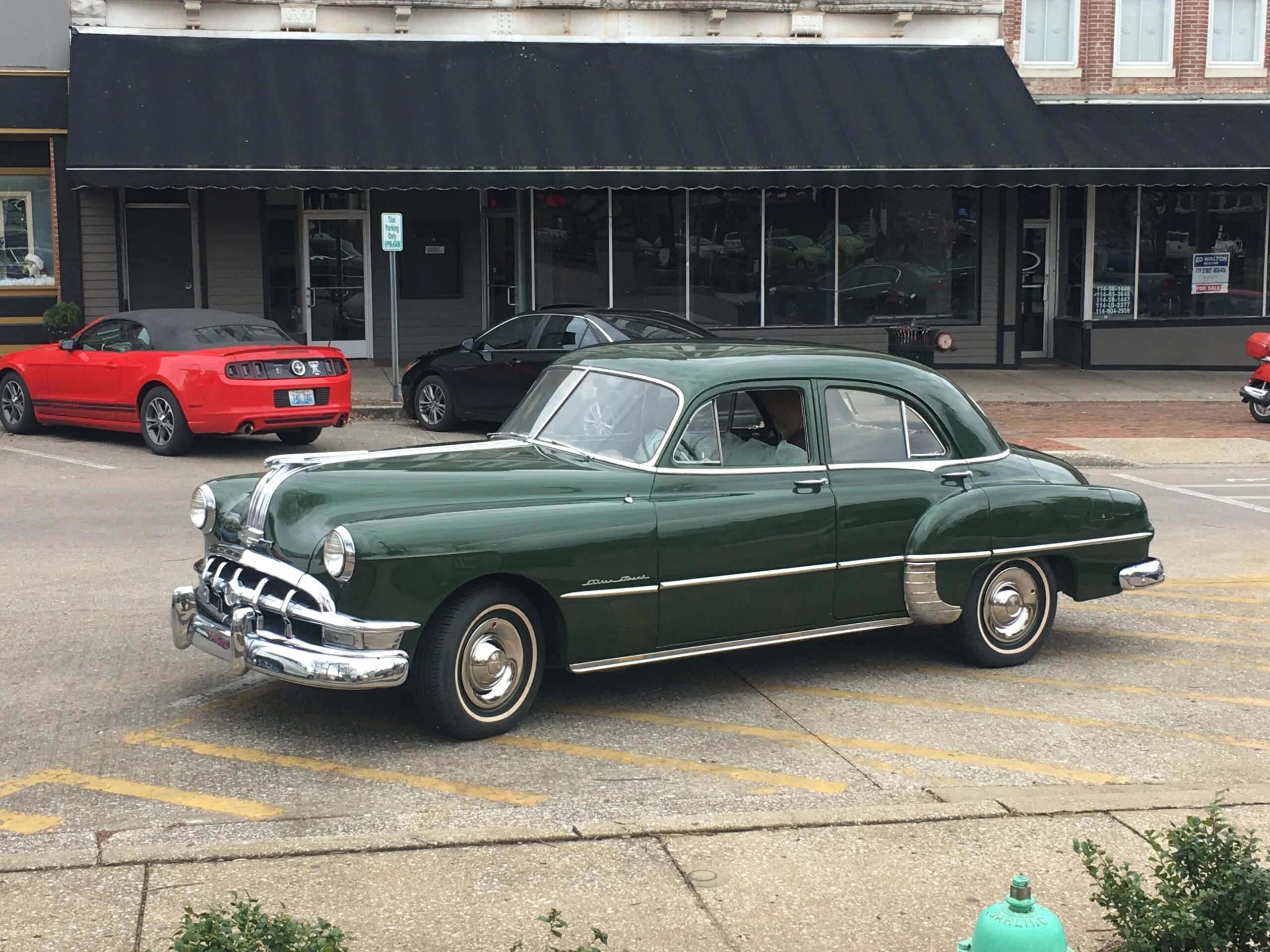 Pontiac-Chieftain-1950-Green-Tan-8