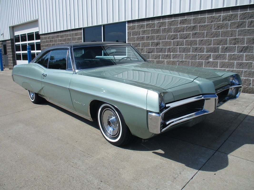 Pontiac-Executive-Coupe-1967-1