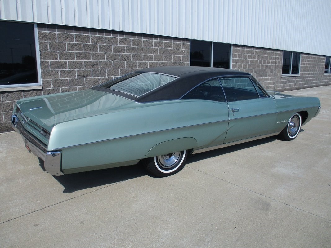 Pontiac-Executive-Coupe-1967-12