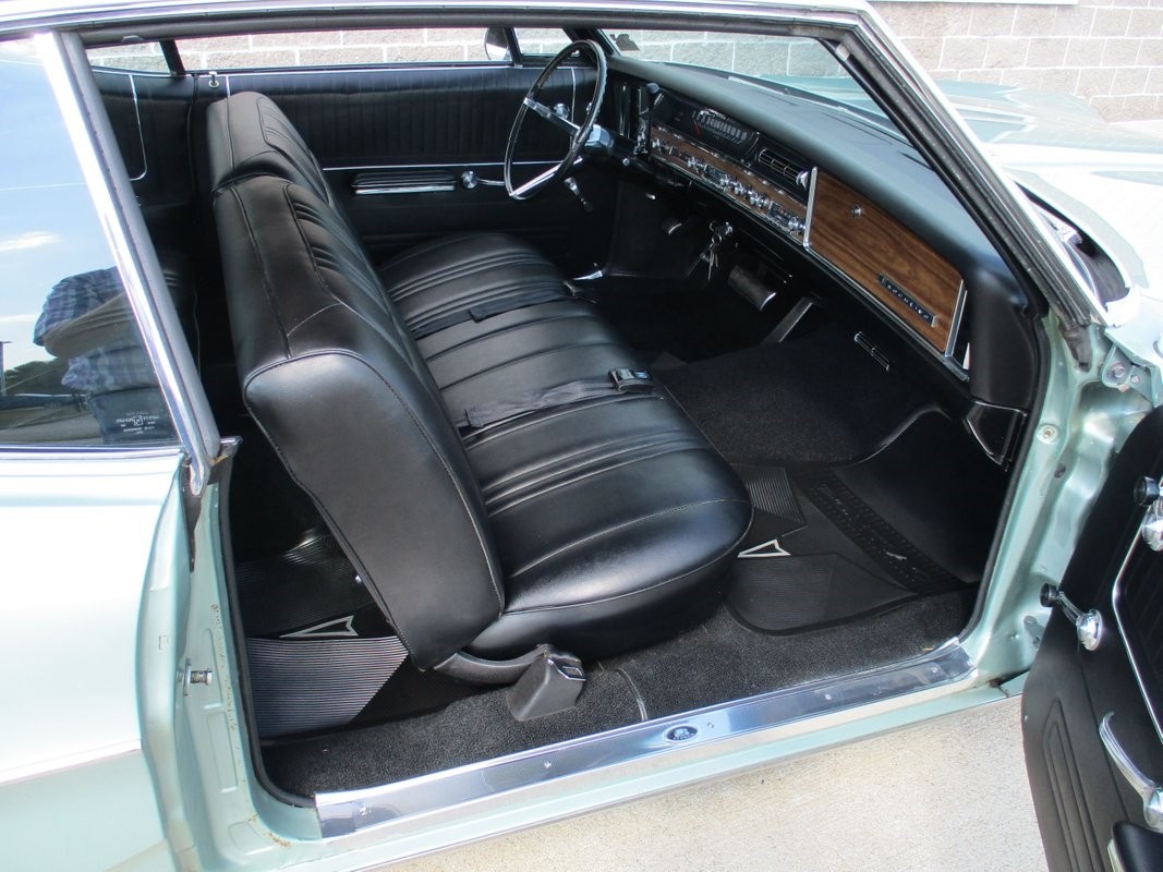 Pontiac-Executive-Coupe-1967-24