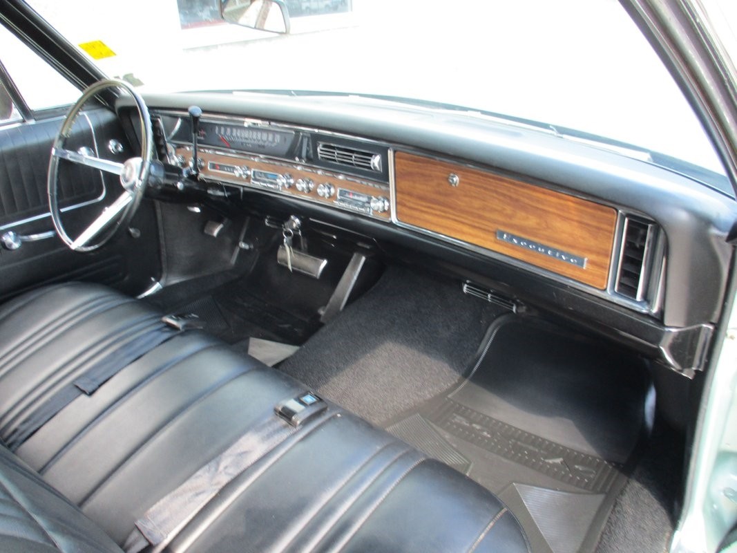 Pontiac-Executive-Coupe-1967-29