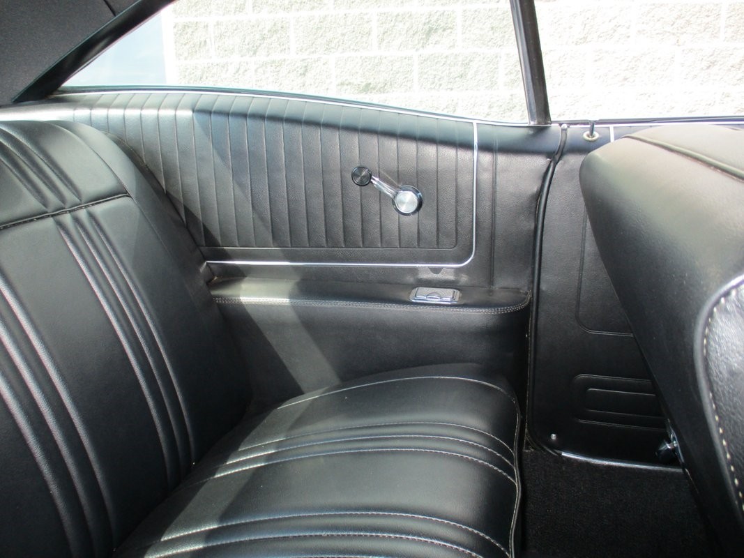Pontiac-Executive-Coupe-1967-34
