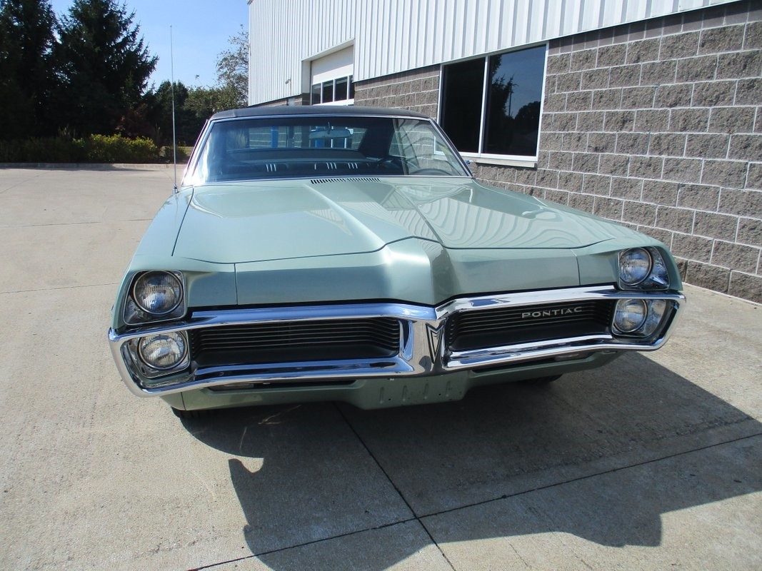 Pontiac-Executive-Coupe-1967-4