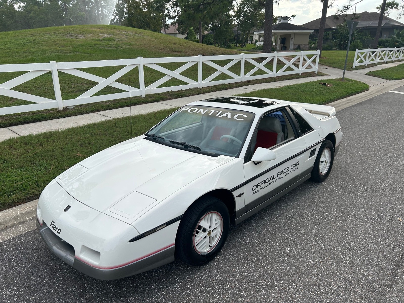Pontiac Fiero 1984 Coupe