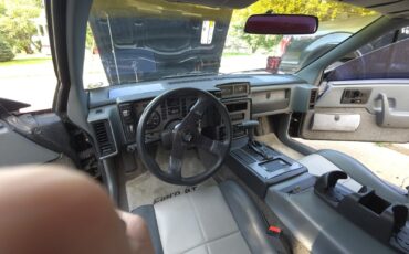 Pontiac-Fiero-1986-Coupe-13