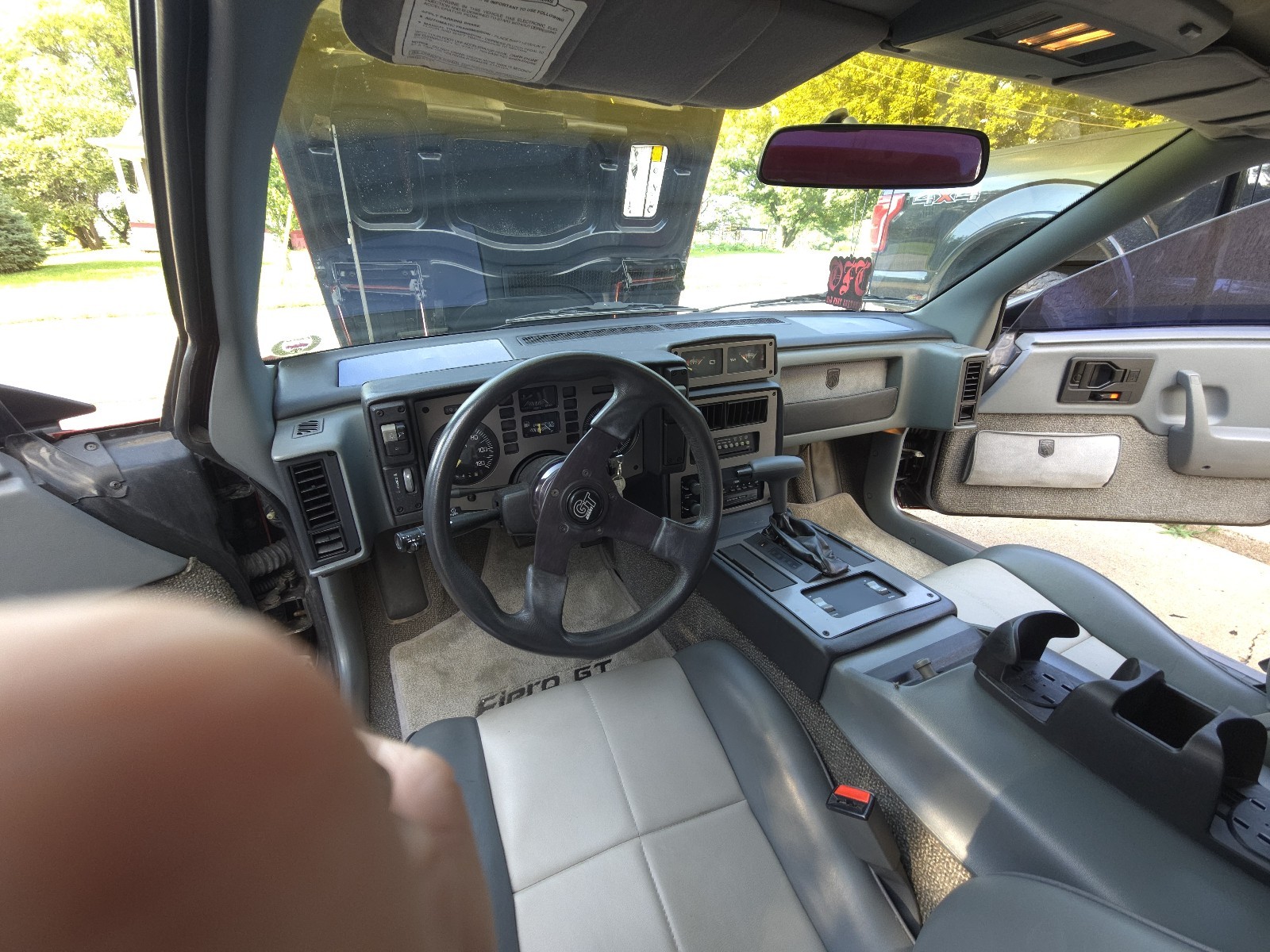 Pontiac-Fiero-1986-Coupe-13