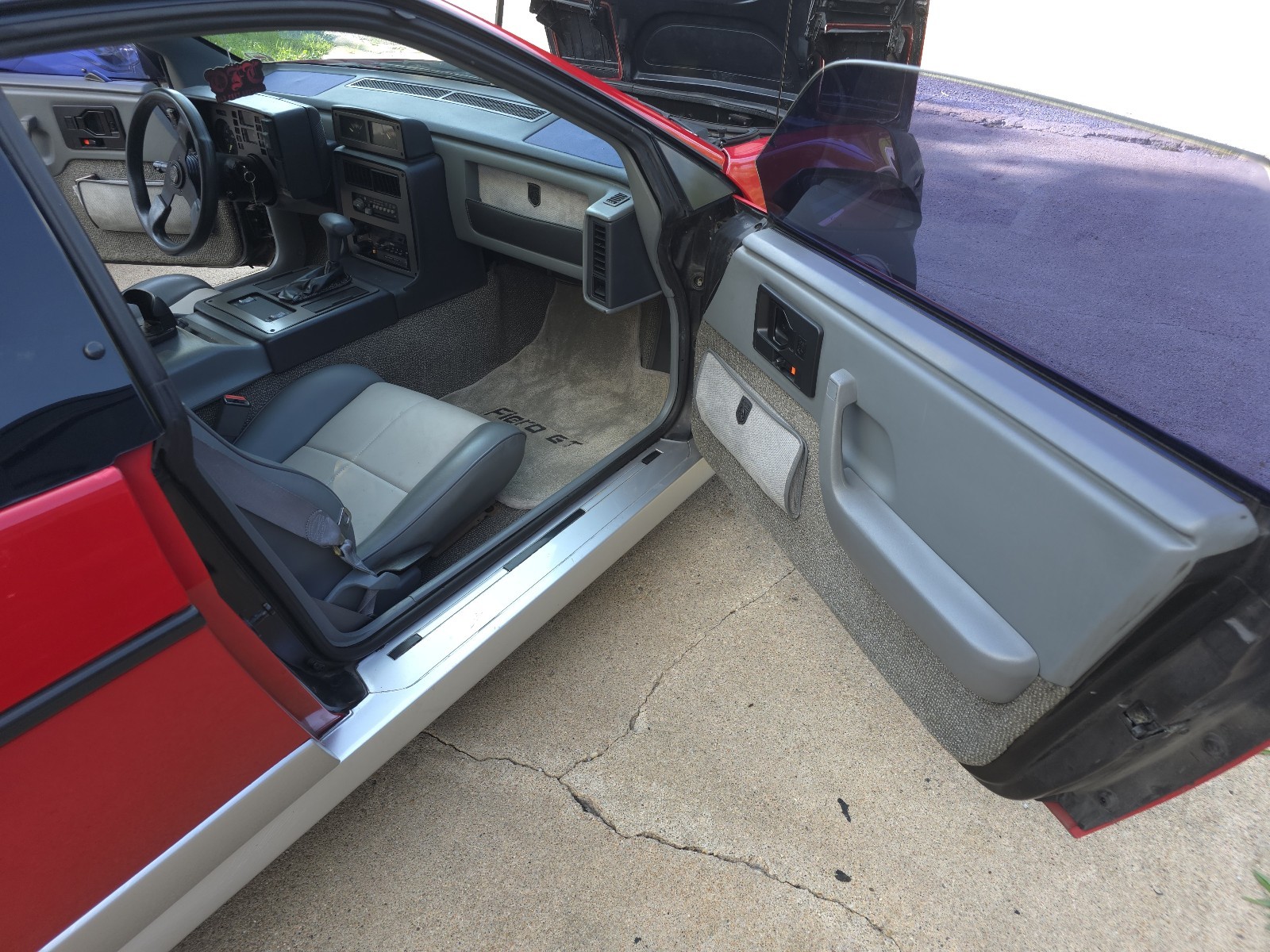 Pontiac-Fiero-1986-Coupe-14