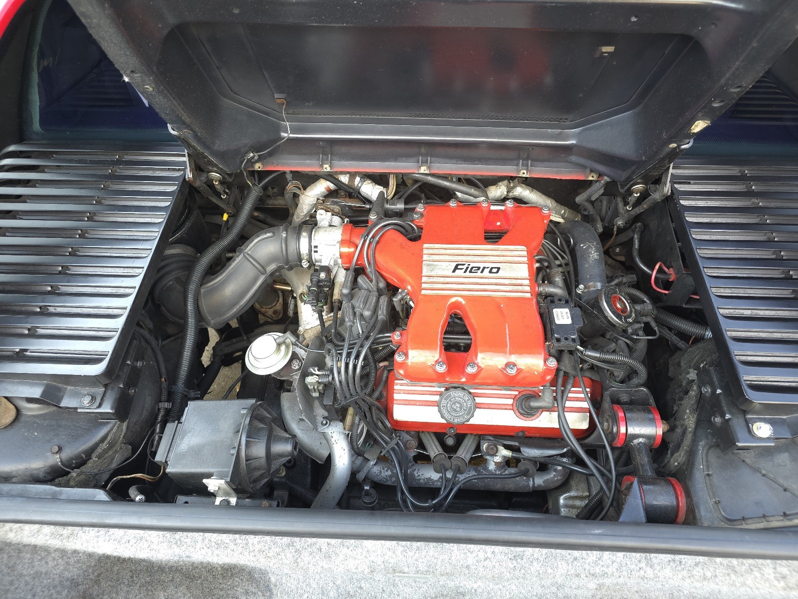 Pontiac-Fiero-1986-Coupe-18