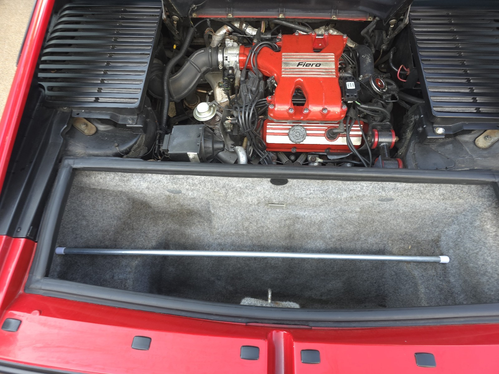 Pontiac-Fiero-1986-Coupe-19