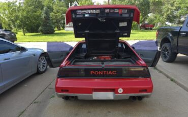 Pontiac-Fiero-1986-Coupe-4