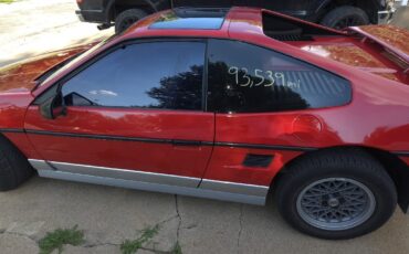 Pontiac-Fiero-1986-Coupe-5
