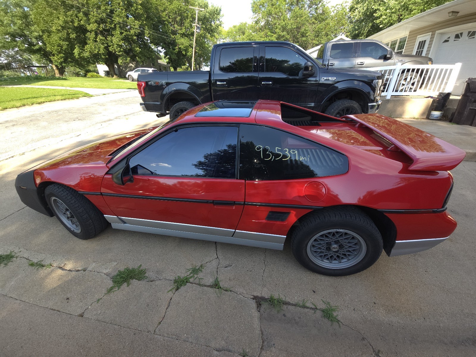 Pontiac-Fiero-1986-Coupe-6