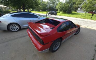 Pontiac-Fiero-1986-Coupe-8