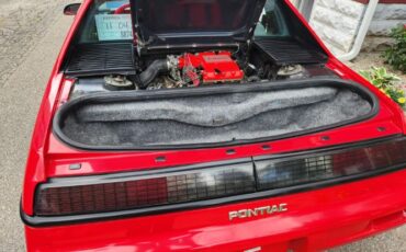 Pontiac-Fiero-1988-Red