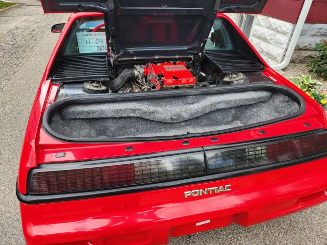 Pontiac-Fiero-1988-Red