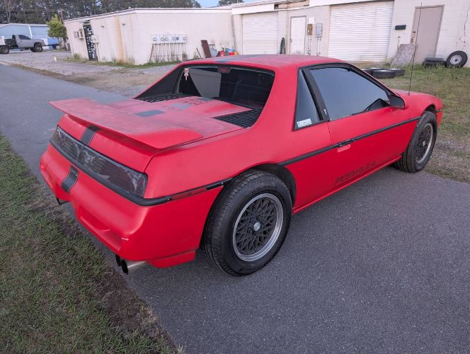 Pontiac-Fiero-1988-Red-2