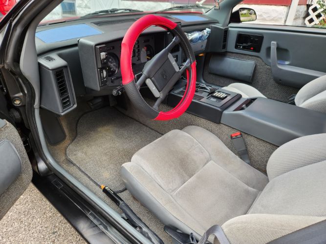 Pontiac-Fiero-1988-Red-3