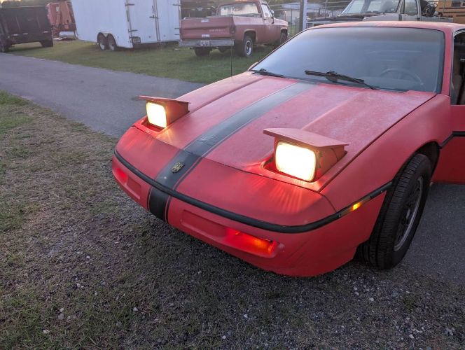 Pontiac-Fiero-1988-Red-3
