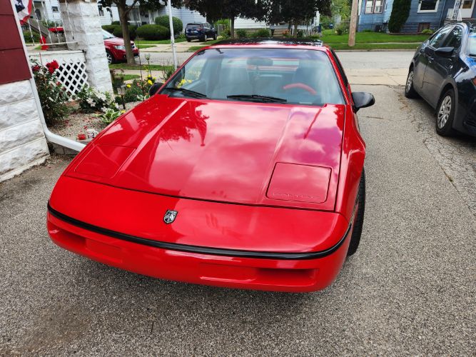 Pontiac-Fiero-1988-Red-4