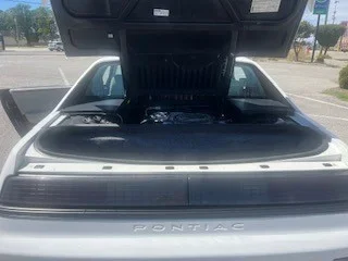 Pontiac-Fiero-se-1984-White-Gray-10