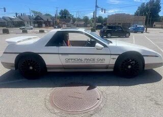 Pontiac-Fiero-se-1984-White-Gray