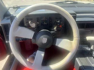 Pontiac-Fiero-se-1984-White-Gray-7