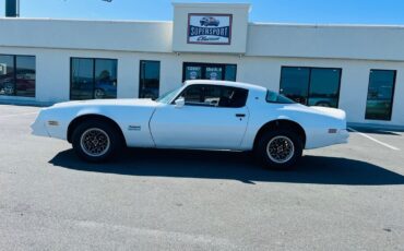 Pontiac-Firebird-1977-Coupe-1
