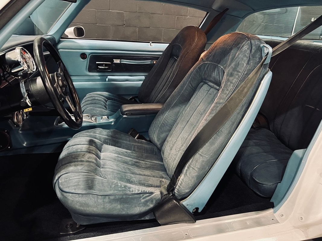 Pontiac-Firebird-1977-Coupe-16