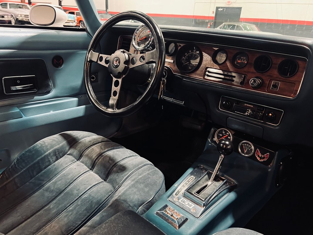Pontiac-Firebird-1977-Coupe-19