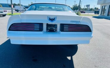 Pontiac-Firebird-1977-Coupe-3