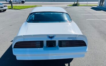 Pontiac-Firebird-1977-Coupe-4