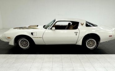 Pontiac-Firebird-1980-Cameo-White-Camel-1
