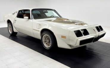 Pontiac-Firebird-1980-Cameo-White-Camel-17