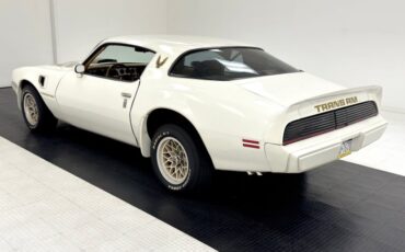 Pontiac-Firebird-1980-Cameo-White-Camel-2
