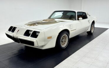Pontiac-Firebird-1980-Cameo-White-Camel