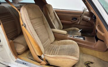 Pontiac-Firebird-1980-Cameo-White-Camel-39