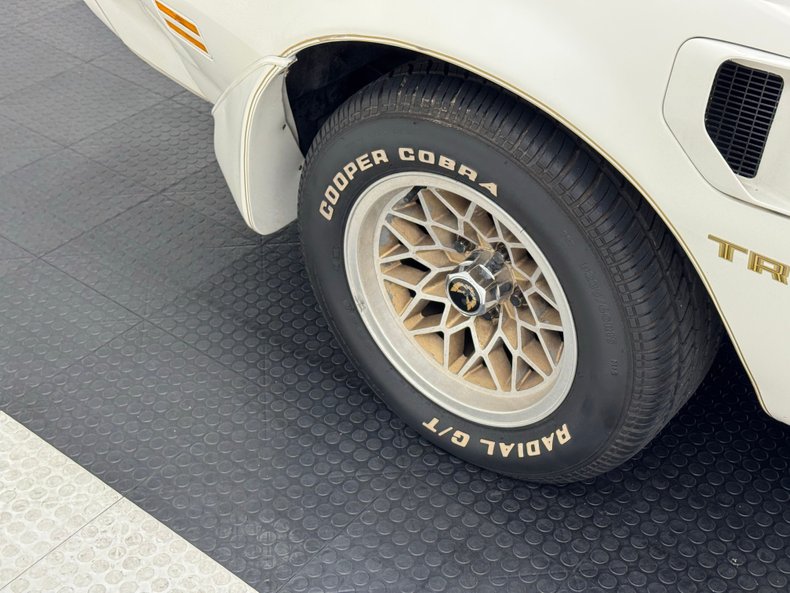 Pontiac-Firebird-1980-Cameo-White-Camel-4