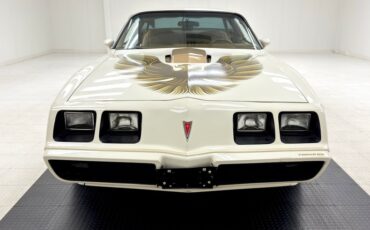 Pontiac-Firebird-1980-Cameo-White-Camel-45