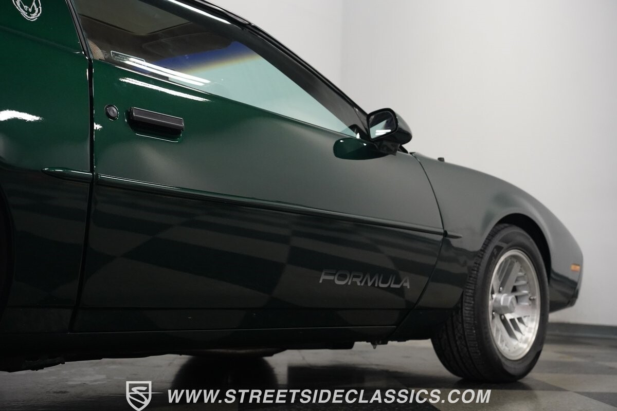 Pontiac-Firebird-1991-Hatchback-32