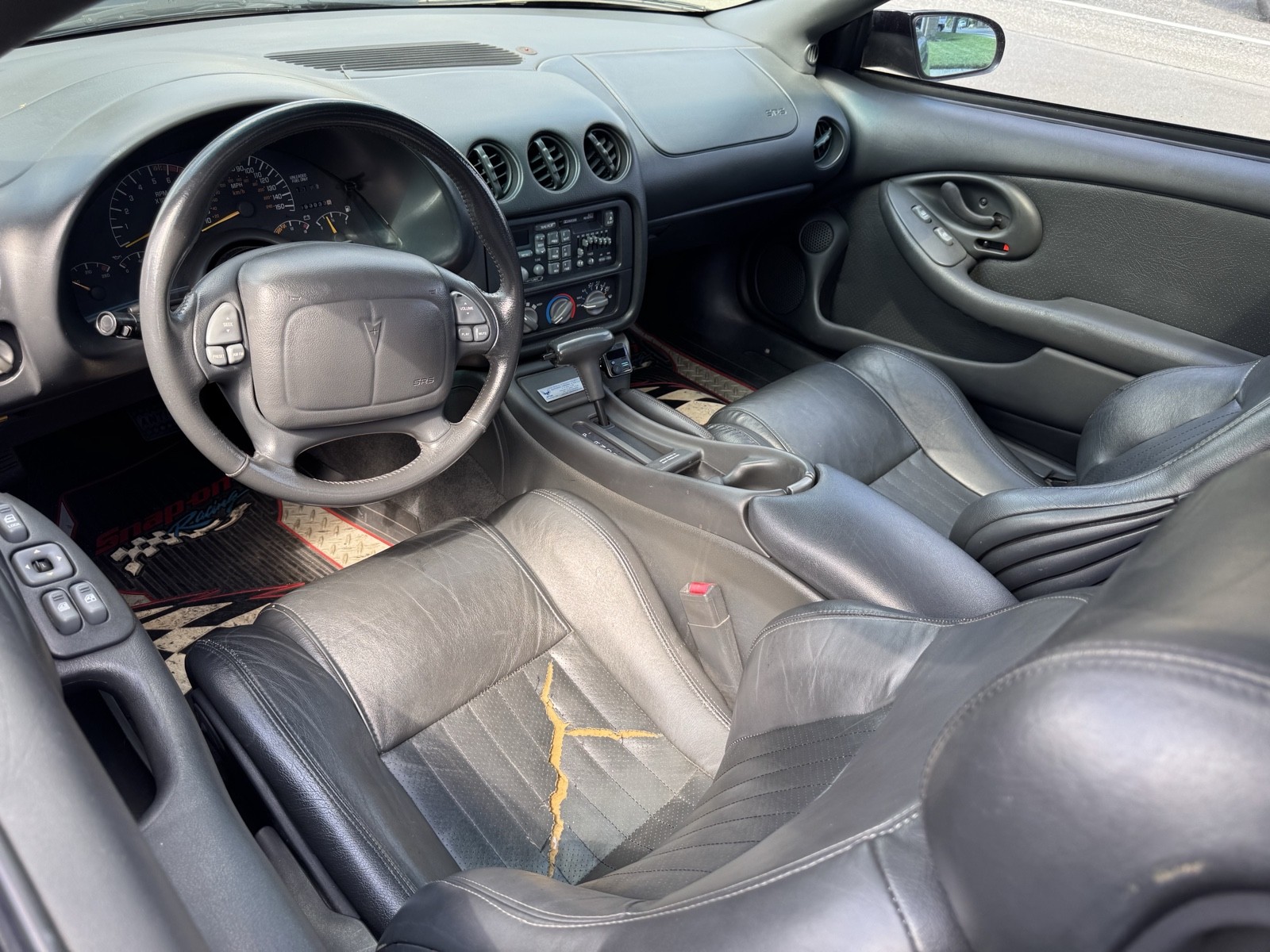 Pontiac-Firebird-1996-Coupe-35