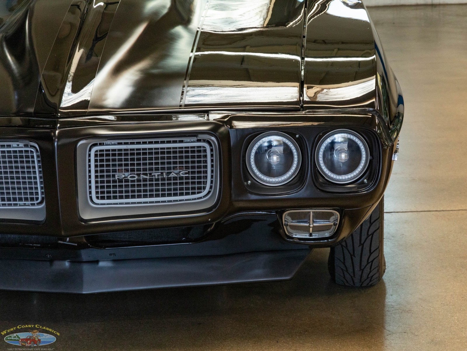 Pontiac-Firebird-Custom-1969-2-Door-Hardtop-16