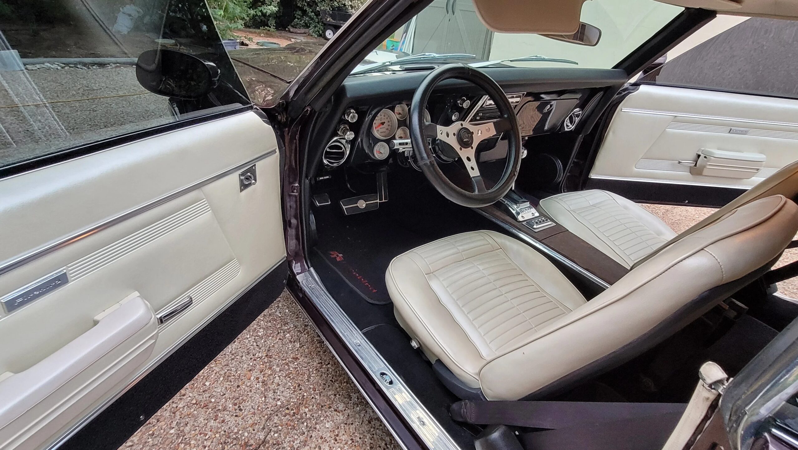 Pontiac-Firebird-coupe-1968-Burgundy-Tan-27
