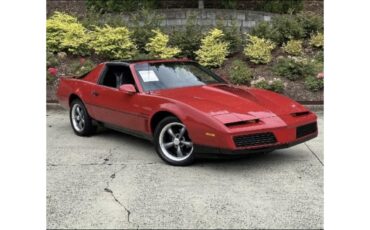 Pontiac-Firebird-trans-am-1984-Red-Black