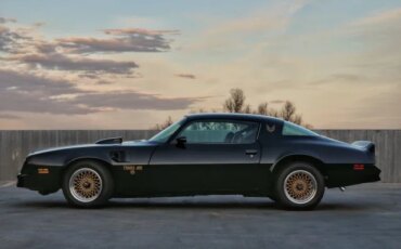 Pontiac-Firebird-trans-am-50th-anniversary-limited-edition-1976-Black-Black