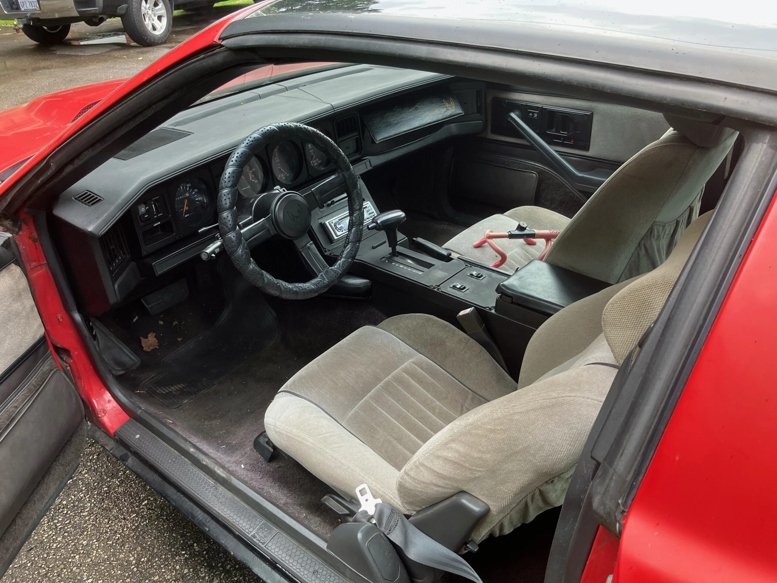 Pontiac-Firebird-trans-am-coupe-1984-Red-Gray-2