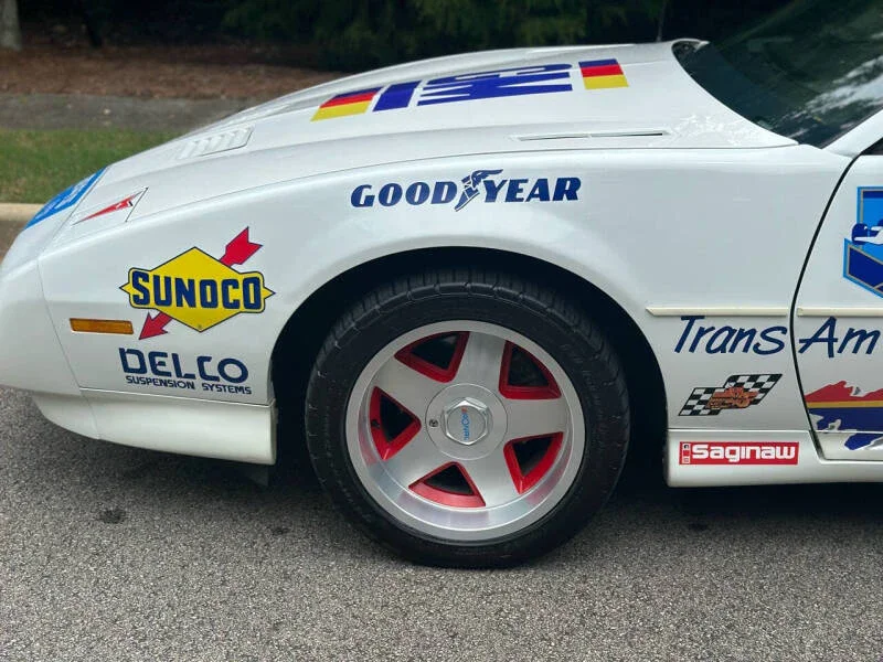 Pontiac-Firebird-trans-am-coupe-1991-White-Gray-22