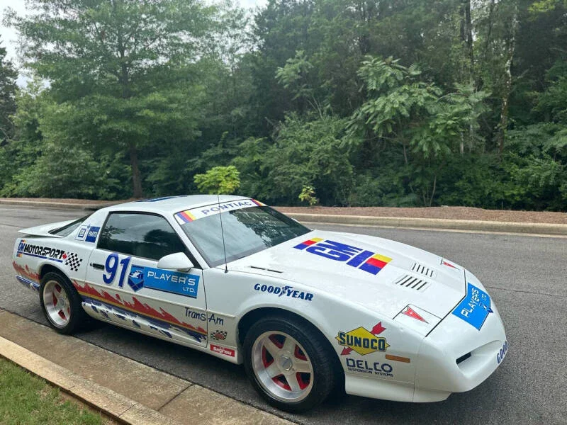 Pontiac-Firebird-trans-am-coupe-1991-White-Gray-55