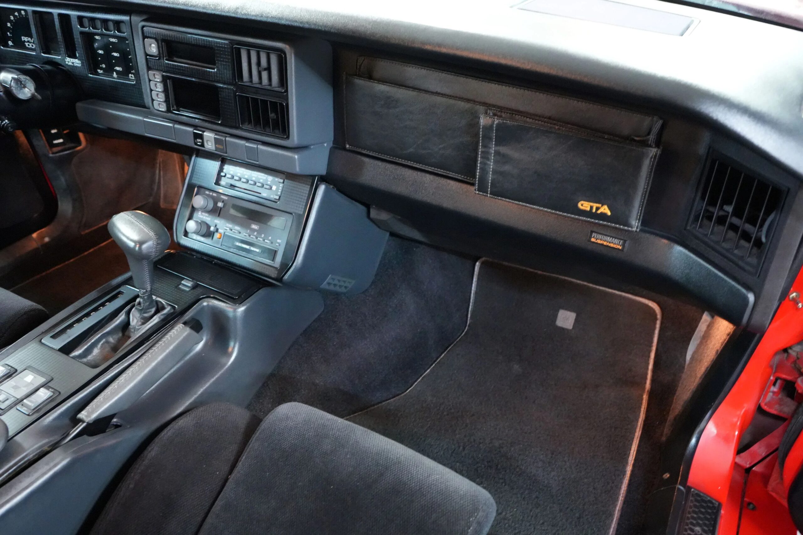 Pontiac-Firebird-trans-am-gta-coupe-1987-Red-Black-11
