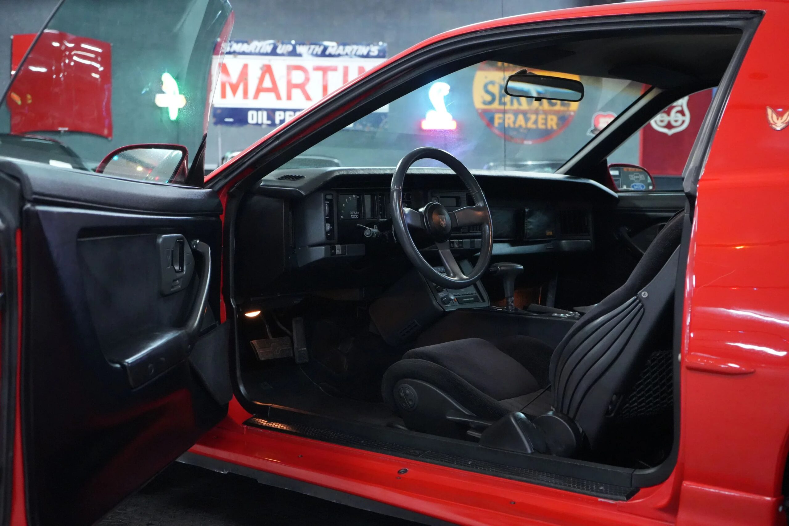 Pontiac-Firebird-trans-am-gta-coupe-1987-Red-Black-6